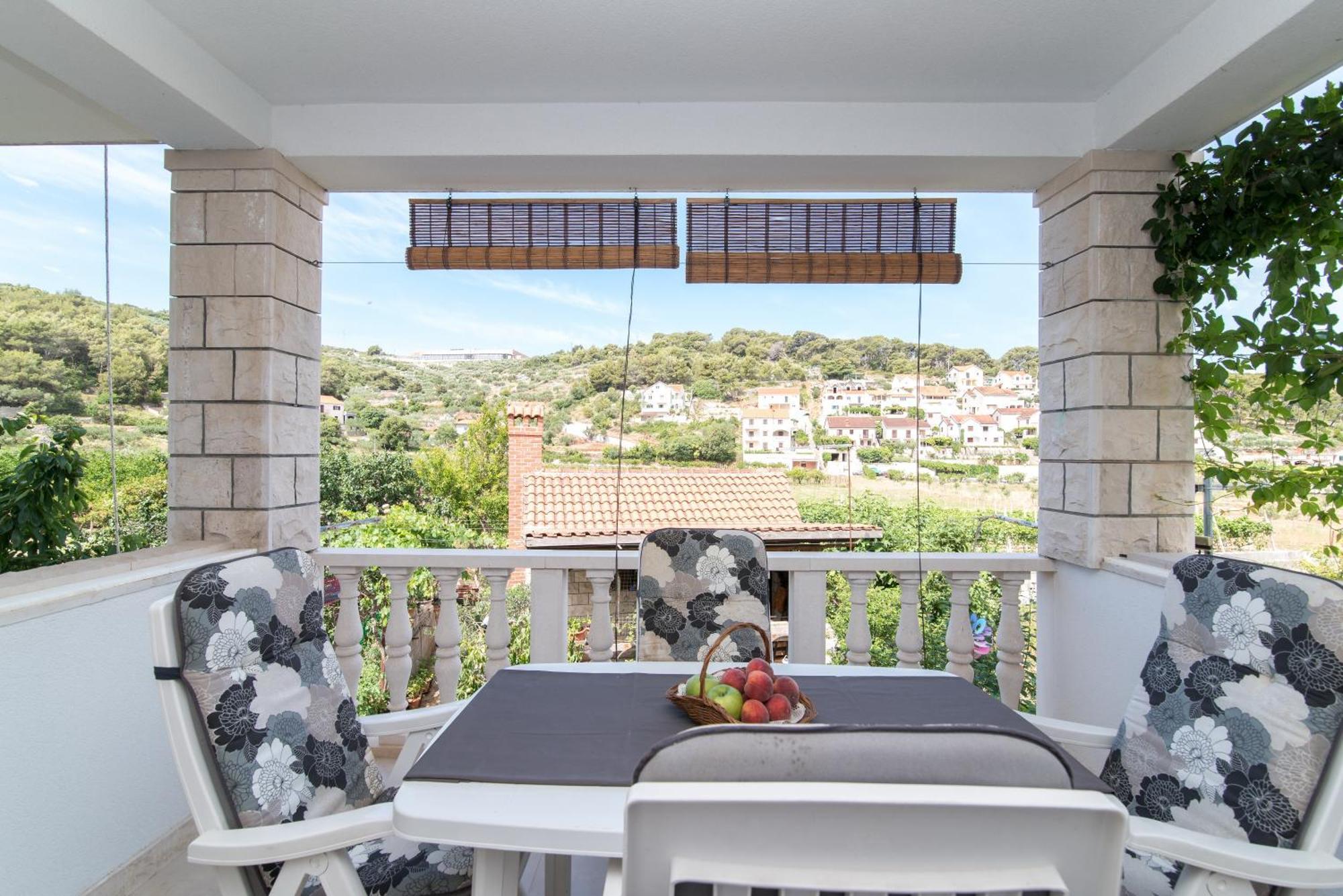Apartments Mare Postira Exterior foto